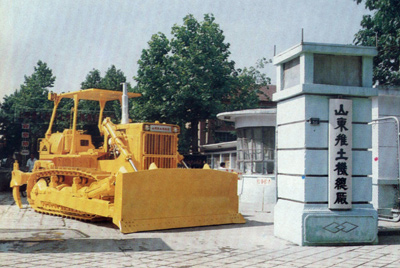 TY220推土機(jī)獲國家唯一金質(zhì)獎?wù)? />
         </div> 
         <div   id=