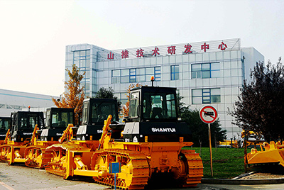 2009年，山推研發(fā)中心被國家人事部批準(zhǔn)設(shè)立博士后科研工作站，同年召開首屆科技創(chuàng)新大會。