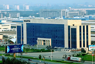 山東省正式發(fā)布首批223家“好品山東”品牌名單，“山推牌”推土機(jī)，壓路機(jī)、裝載機(jī)與履帶底盤、傳動系統(tǒng)獲得認(rèn)可，榮登首批榜單。